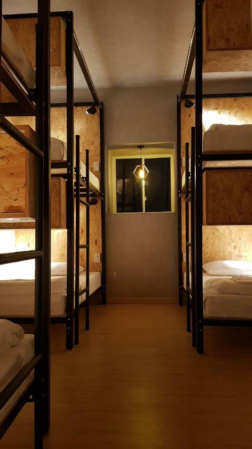White House Hostel Nha Trang Bagian luar foto