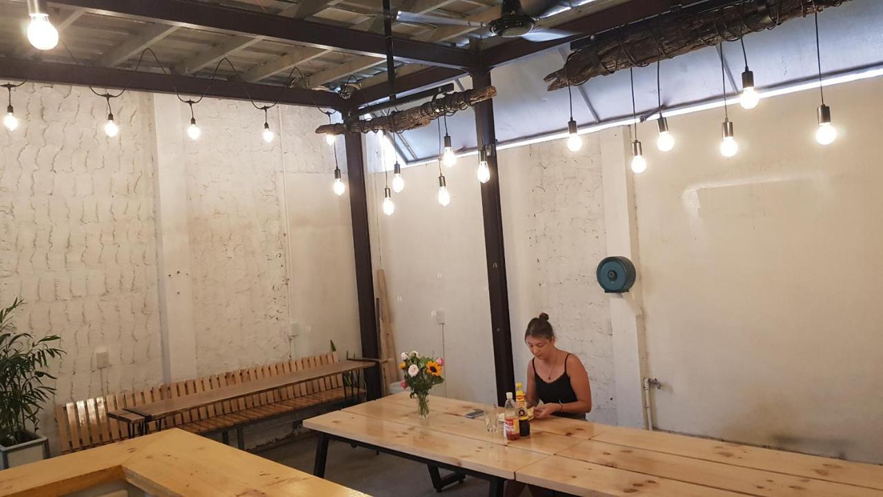 White House Hostel Nha Trang Bagian luar foto
